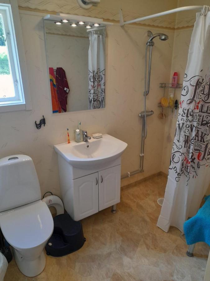 Summer Bedroom, Outside Toilet, Shower, Kitchen. 120 M From Sandbach. Bräcke Exteriér fotografie