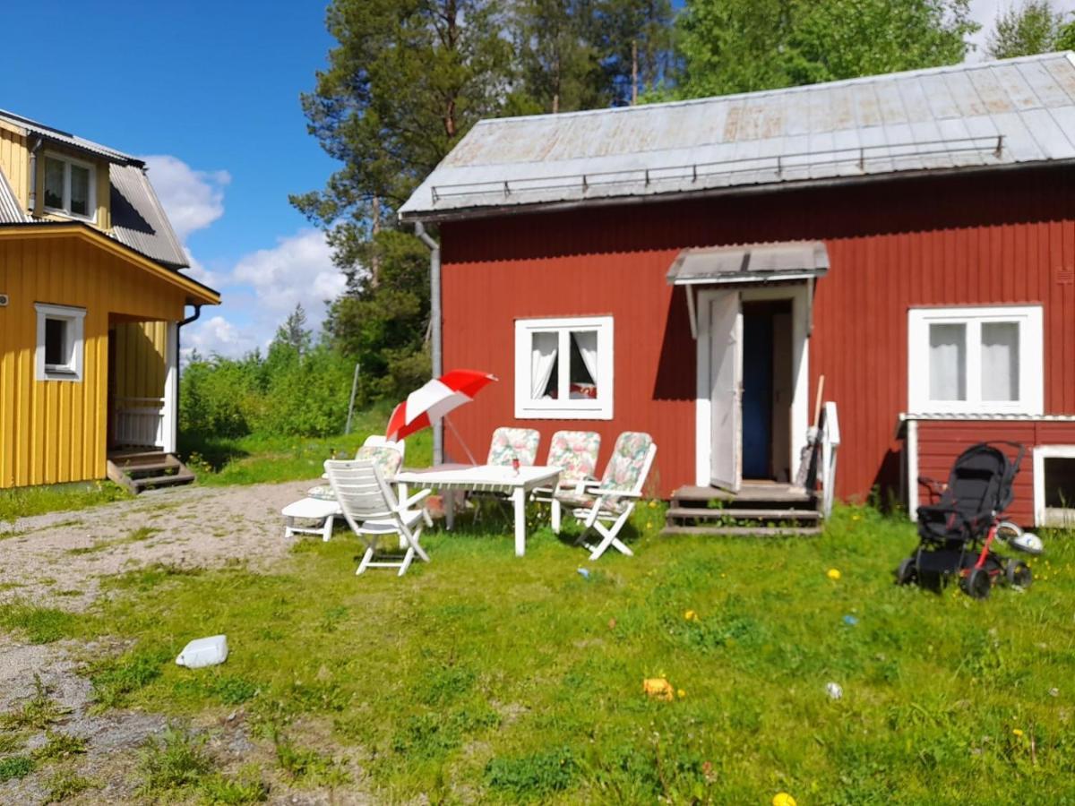 Summer Bedroom, Outside Toilet, Shower, Kitchen. 120 M From Sandbach. Bräcke Exteriér fotografie