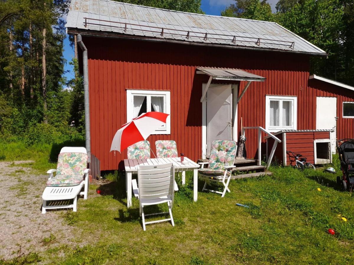 Summer Bedroom, Outside Toilet, Shower, Kitchen. 120 M From Sandbach. Bräcke Exteriér fotografie