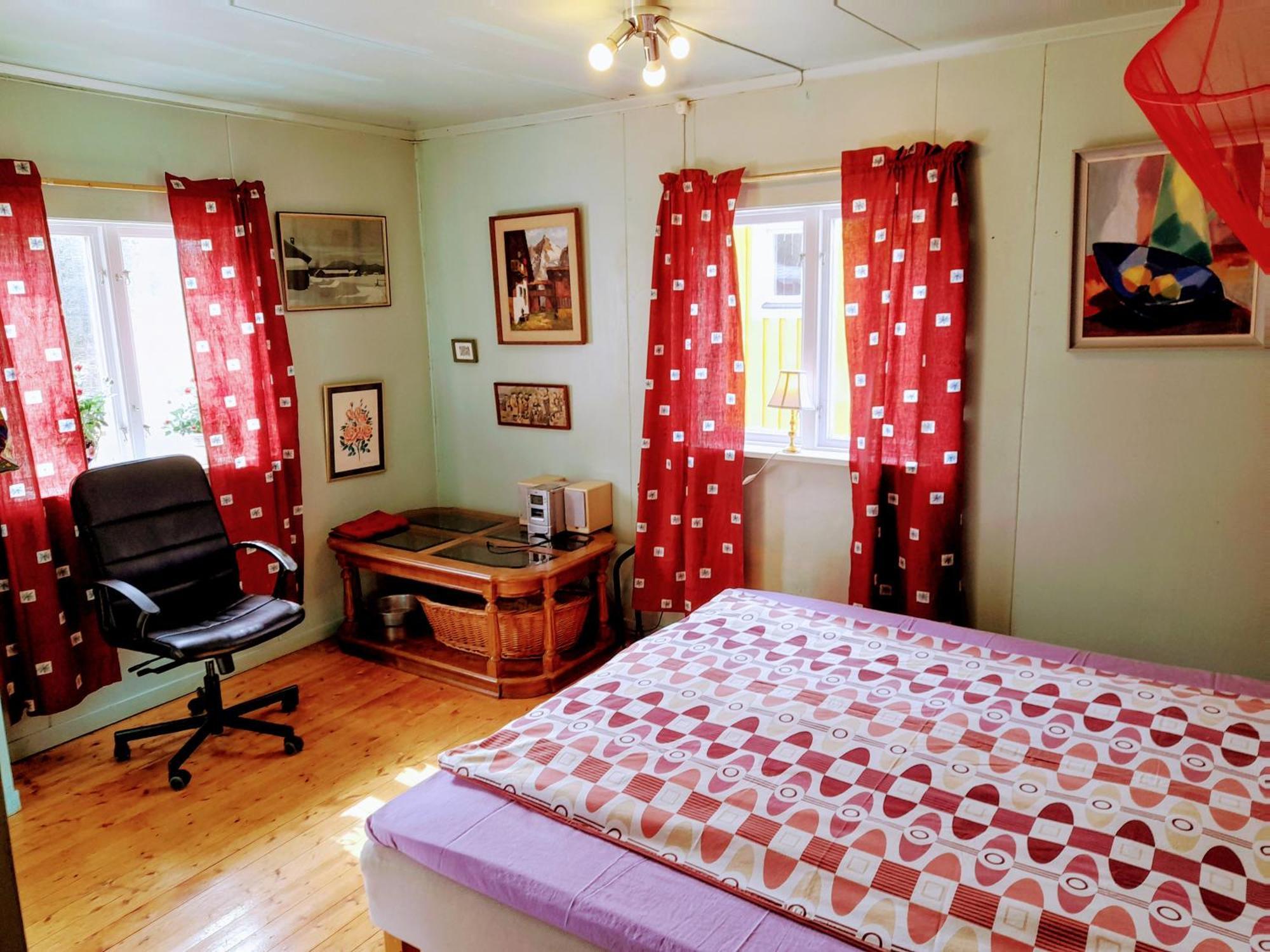 Summer Bedroom, Outside Toilet, Shower, Kitchen. 120 M From Sandbach. Bräcke Exteriér fotografie