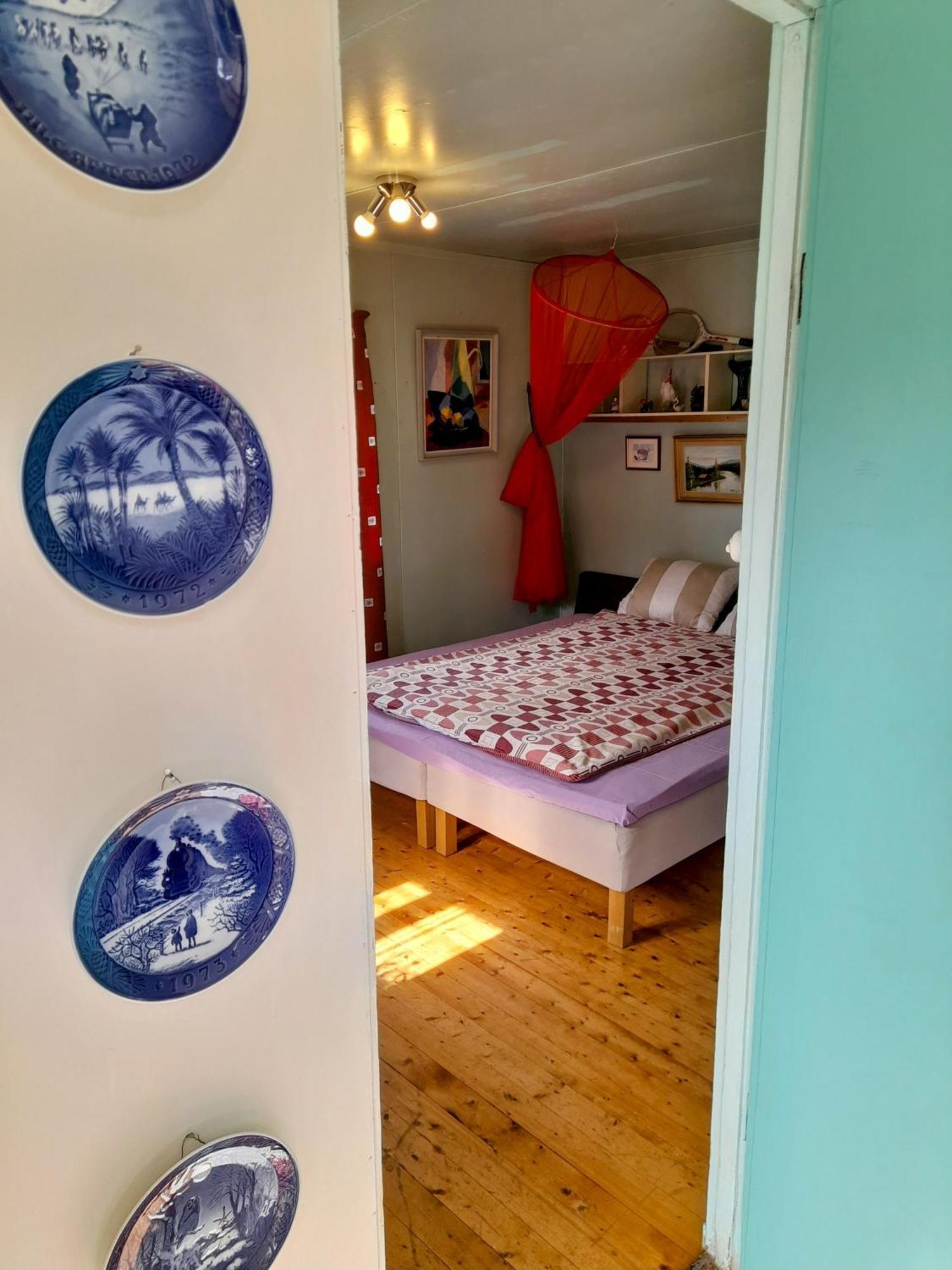 Summer Bedroom, Outside Toilet, Shower, Kitchen. 120 M From Sandbach. Bräcke Exteriér fotografie