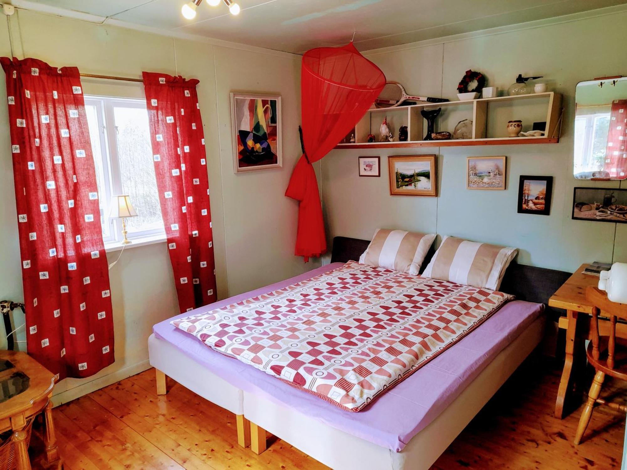 Summer Bedroom, Outside Toilet, Shower, Kitchen. 120 M From Sandbach. Bräcke Exteriér fotografie